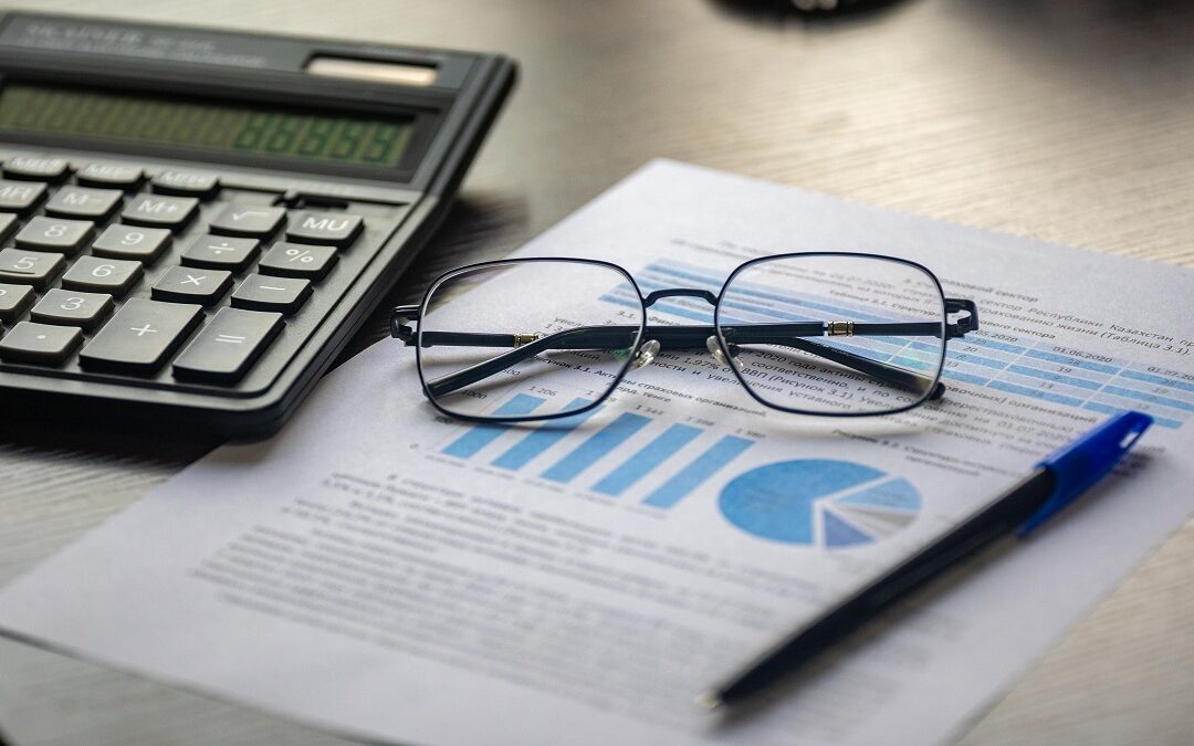 Inform HMRC no longer self employed: a sole trader closing his shop for the last time